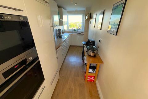 2 bedroom flat for sale, Elgar Lodge, Fair Acres, Bromley