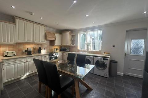 4 bedroom house for sale, Middleton Road, York