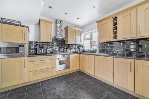 4 bedroom semi-detached house for sale, Summit Close, Southgate