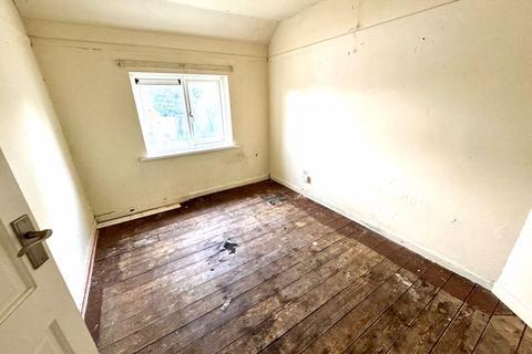 5 Barcroft, Willenhall, WV13 1NA