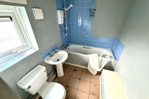 5 Barcroft, Willenhall, WV13 1NA