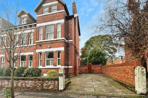 5 bedroom semi-detached house to rent, Victoria Avenue, Didsbury, Manchester, M20