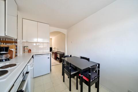 undefined, Chenies Close, Tunbridge Wells, TN2