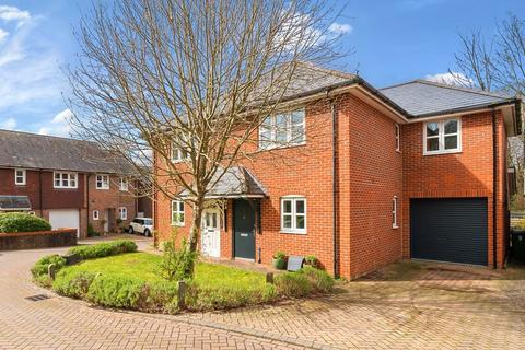 9 Brill Close, Alresford, SO24 9FG