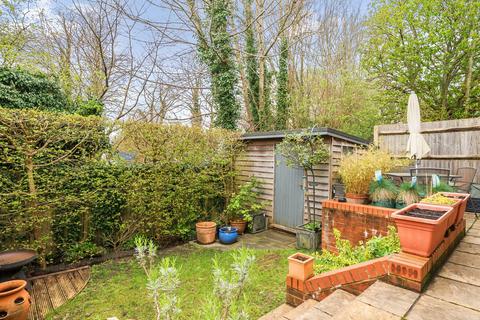 9 Brill Close, Alresford, SO24 9FG