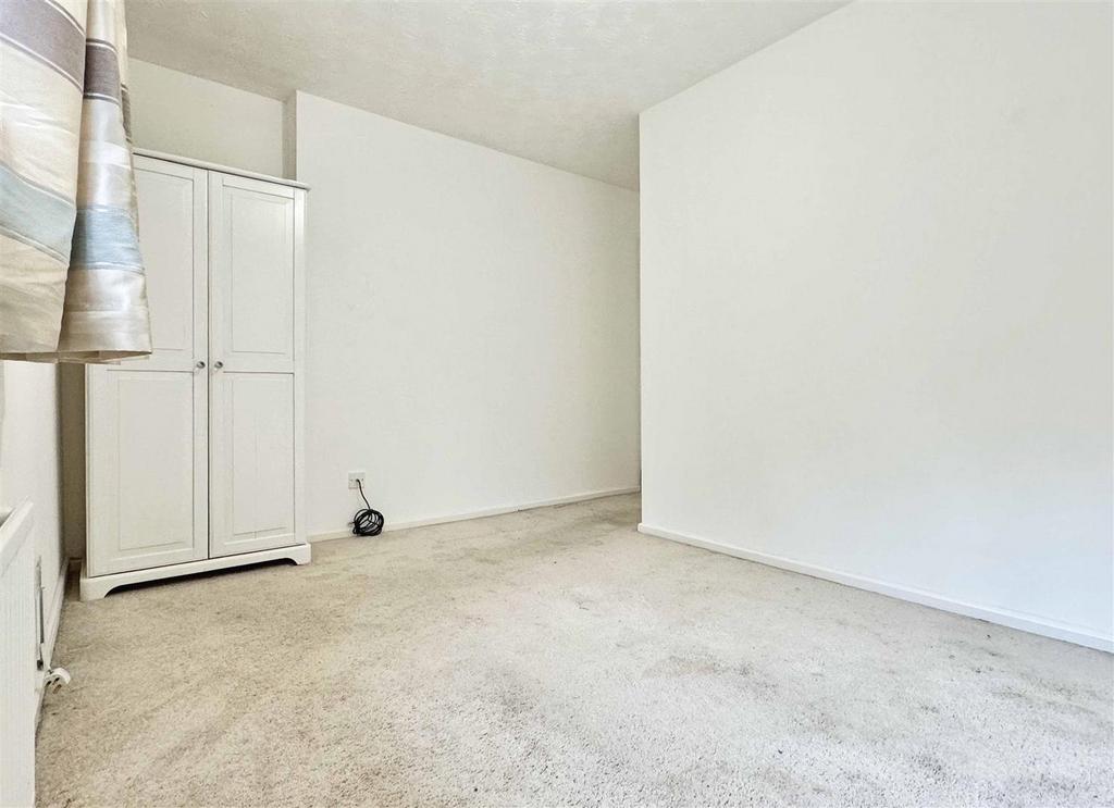 Bedroom 2b.jpg