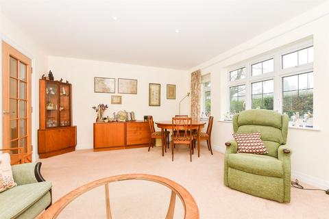 2 bedroom ground floor flat for sale, Hill View, Dorking, Surrey