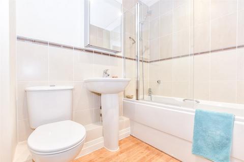8 Hill View, Dorking, RH4 1SY