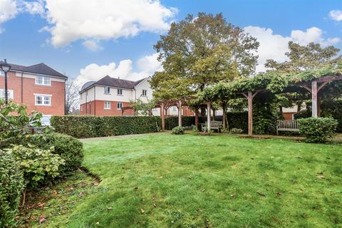 2 bedroom ground floor flat for sale, Hill View, Dorking, Surrey