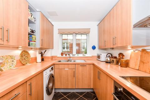 2 bedroom ground floor flat for sale, Hill View, Dorking, Surrey