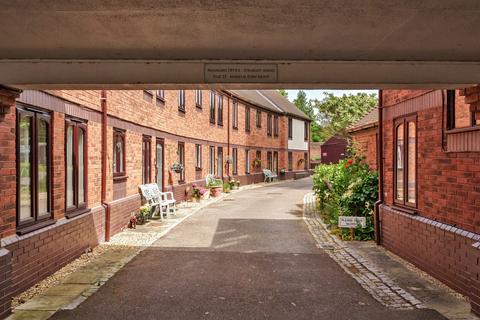 1 bedroom retirement property for sale, Roman Row, Bishops Waltham, Southampton, Hampshire, SO32