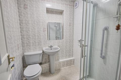 39 Cheyne Close, Ware, SG12 0QF