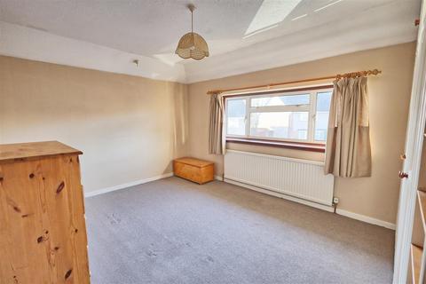 39 Cheyne Close, Ware, SG12 0QF