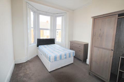 3 bedroom flat for sale, Sackville Road, Heaton, Newcastle upon Tyne, Tyne and Wear, NE6 5TA