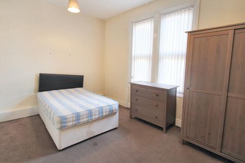 3 bedroom flat for sale, Sackville Road, Heaton, Newcastle upon Tyne, Tyne and Wear, NE6 5TA