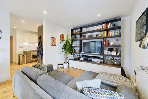 2 bedroom flat for sale, 72 Grove Park, London