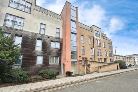 3 bedroom flat for sale, Fortune Avenue, Edgware