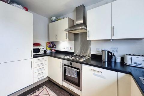 3 bedroom flat for sale, Fortune Avenue, Edgware