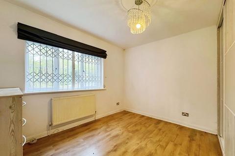 2 bedroom flat for sale, Edgware Court, Edgware