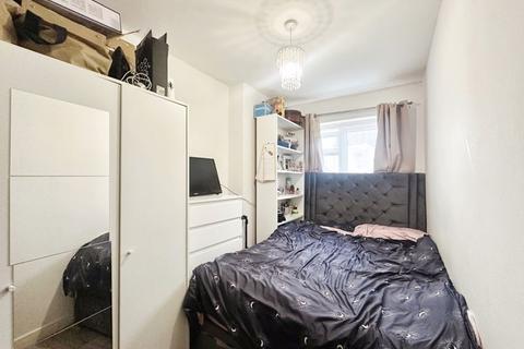 2 bedroom apartment for sale, Luther Close, Edgware