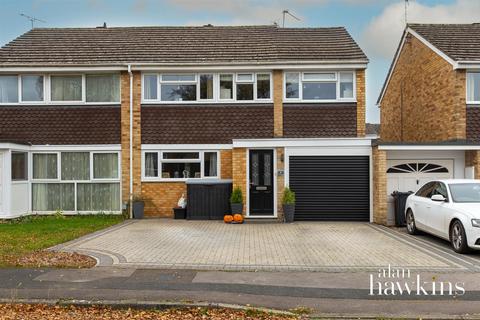 4 bedroom semi-detached house for sale, Aspen Close, Royal Wootton Bassett