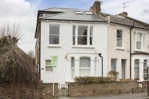 2 bedroom maisonette to rent, Findon Road W12