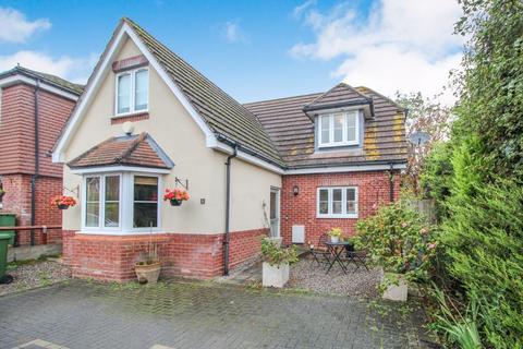 4 bedroom detached house for sale, Lower St. Helens Road, Hedge End, SO30