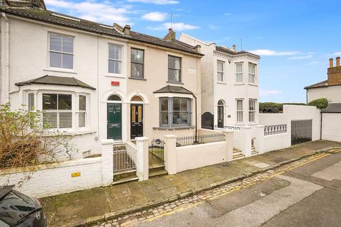 3 bedroom end of terrace house for sale, Gordon Terrace, Rochester