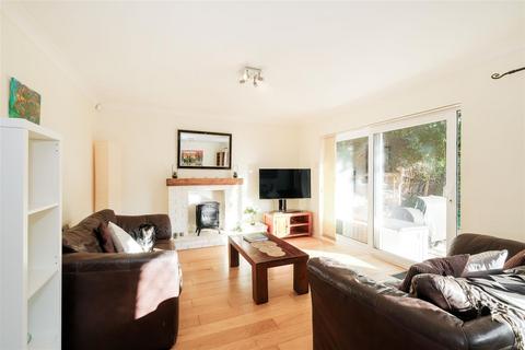 4 bedroom detached house for sale, Carbis Close, North Chingford