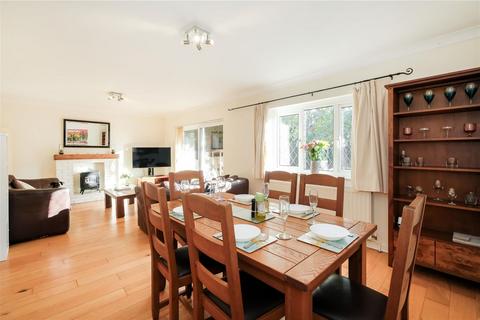 11 Carbis Close, London, E4 7HW