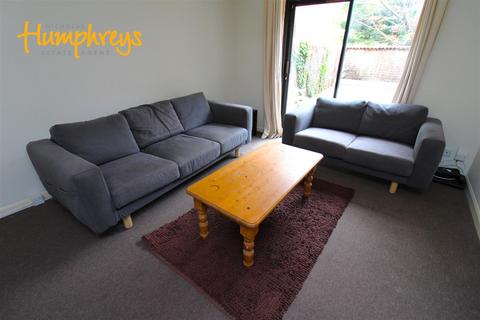 4 bedroom end of terrace house to rent, Berkeley Close, Southampton