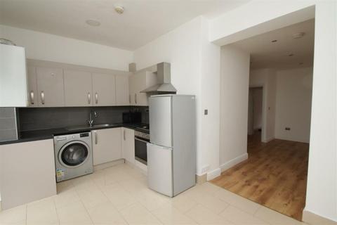 1 bedroom flat for sale, North Circular Road, London, N13