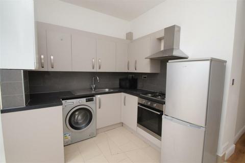 1 bedroom flat for sale, North Circular Road, London, N13