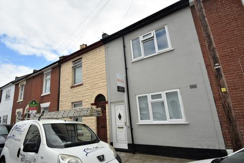 3 bedroom terraced house to rent, Lawson Road, Southsea PO5