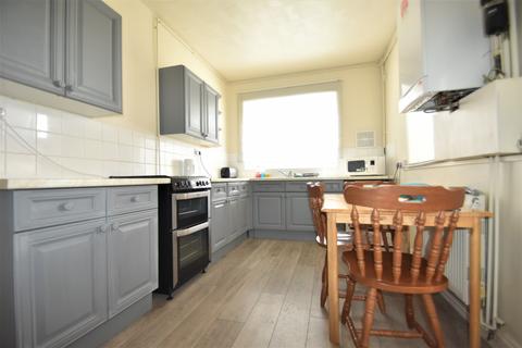 3 bedroom terraced house to rent, Lawson Road, Southsea PO5