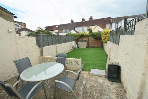 3 bedroom terraced house to rent, Lawson Road, Southsea PO5