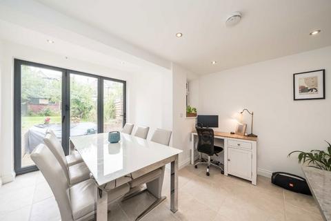 1 bedroom flat for sale, Cornford Grove, London SW12