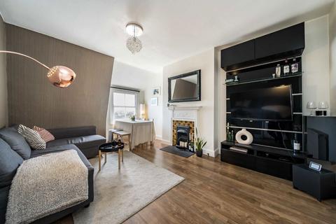 2 bedroom flat for sale, Station Parade, London SW12