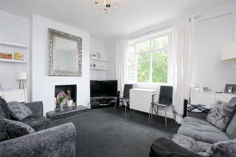 2 bedroom flat for sale, Balham High Road, London SW17