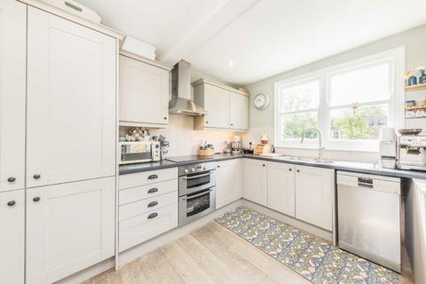 5a Midmoor Road, London, SW12 0EW