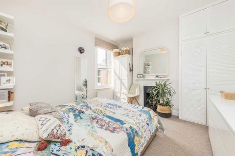 5a Midmoor Road, London, SW12 0EW