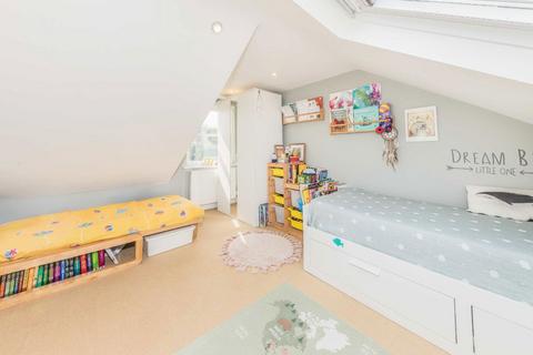 5a Midmoor Road, London, SW12 0EW