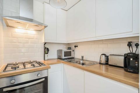 1 bedroom flat for sale, St. James Terrace, London SW12