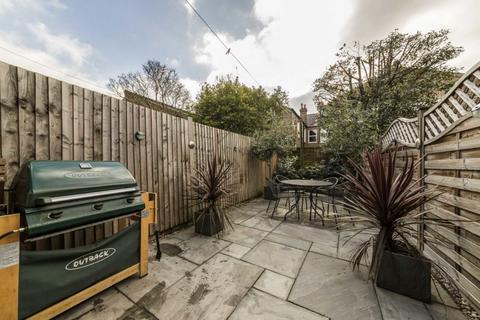 2 bedroom maisonette for sale, Oakmead Road, London SW12