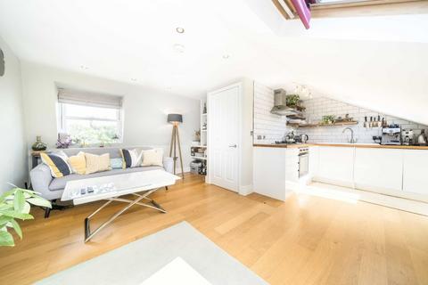 1 bedroom flat for sale, Byrne Road, London SW12