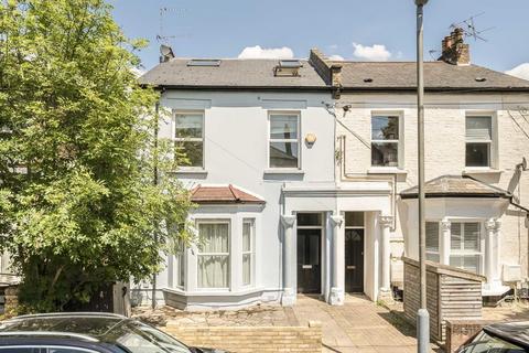 1 bedroom flat for sale, Byrne Road, London SW12