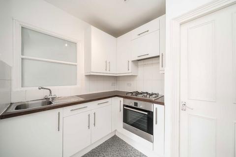 2 bedroom flat for sale, Chestnut Grove, London SW12