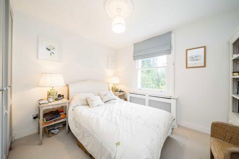 Flat 2, 21 Rastell Avenue, London, SW2 4XP