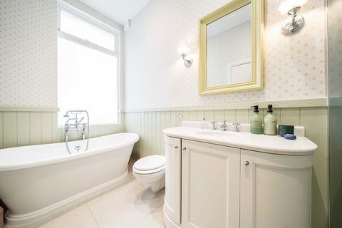 Flat 2, 21 Rastell Avenue, London, SW2 4XP