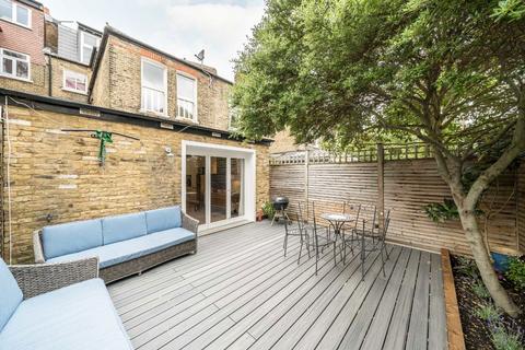 3 bedroom flat for sale, Rowfant Road, London SW17